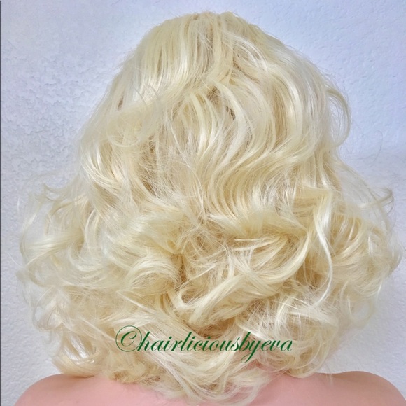 Bob wig blonde wavy layered swiss lace front - Picture 3 of 5